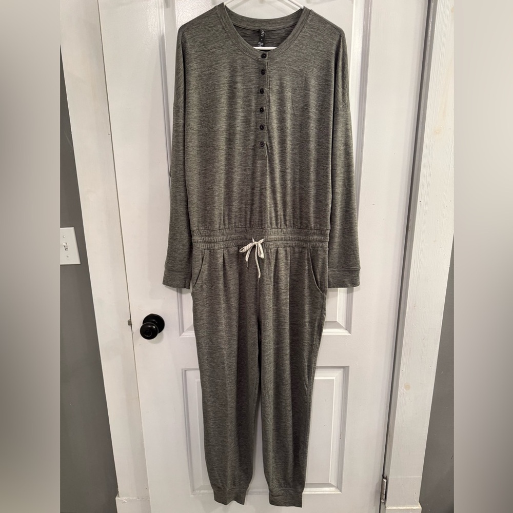 Vuori Lux Henley Jumpsuit Long Sleeve Heathered Grey Medium